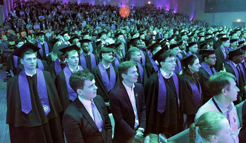 VILNIUS TECH alumnais tapo nauja EF ir MF studijas baigusiųjų karta